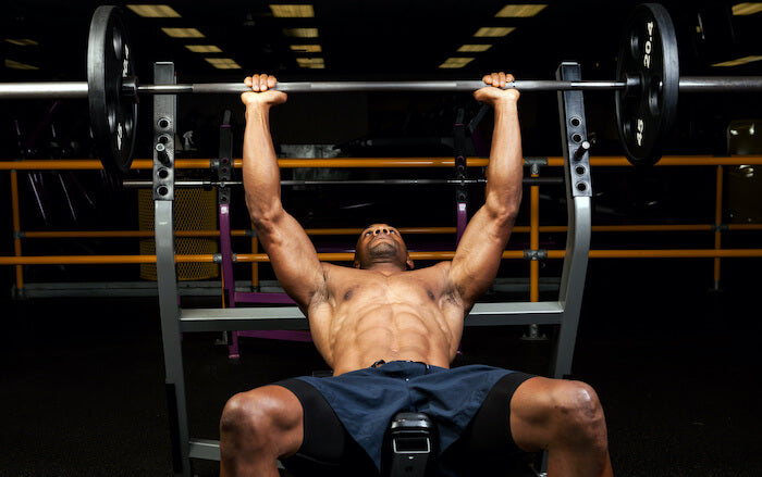 トレーナー監修】インクラインベンチプレスのやり方を徹底解説！角度