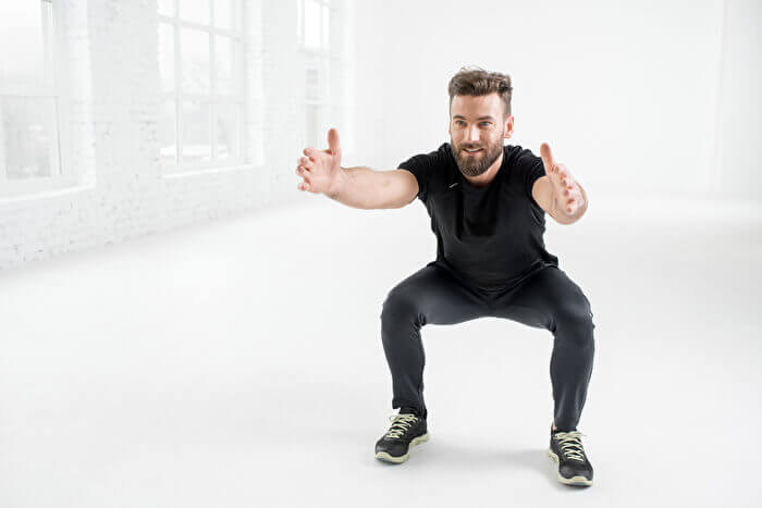 ブルガリアンスクワットの正しいやり方!効果や脚とお尻を同時に鍛えるコツも紹介!